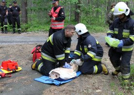 Ćwiczenia zgrywające nad Zalewem w Biszczy
