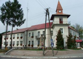 Urząd Gminy Biszcza z murowany wieżyczką z 1934r