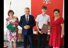 Stypendia na zakończenie roku szkolnego 2023/2024