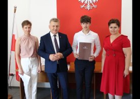 Stypendia na zakończenie roku szkolnego 2023/2024