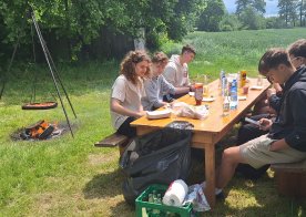 Ósmoklasiści na zajęciach w Gminnej Strzelnicy w Biszczy 2025